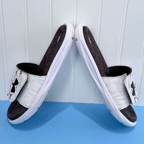 Bundle of 2 Under Armour Black and White Slide Sandals Size 3Y - Picture 12 of 16